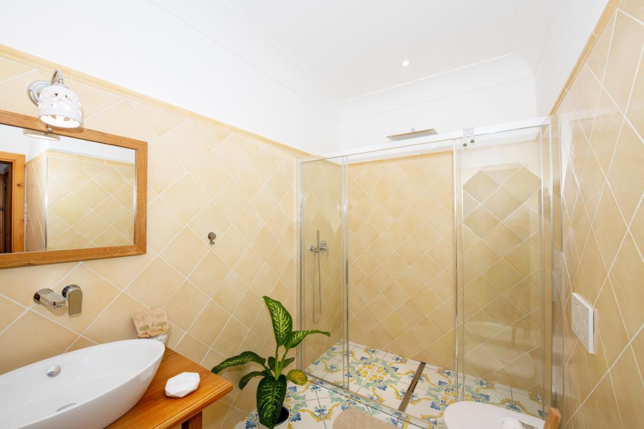 La Borragine Rooms Positano Luaran gambar